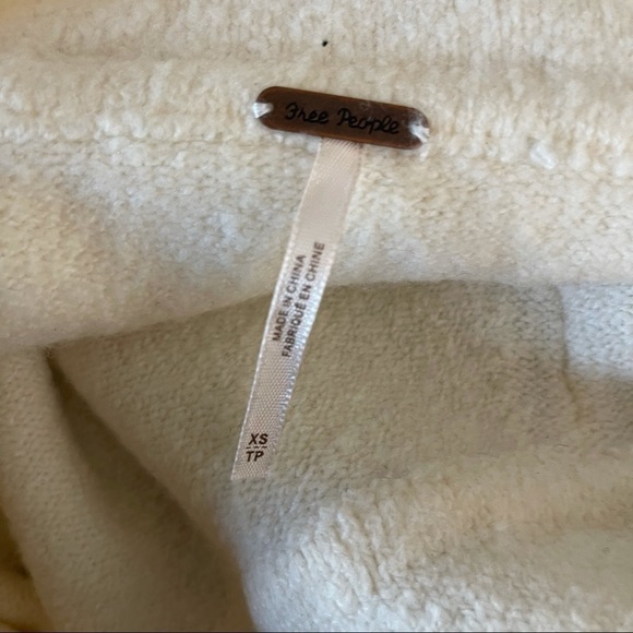 Free People Echo Beach Knit Fold Over Turtleneck Cowl Soft Sweater Ivory Size XS - Picture 11 of 11